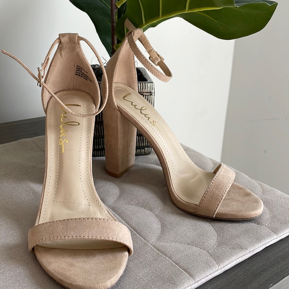 Lulu’s Block Wedge Anklet Heels 6